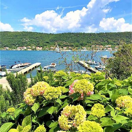 Apartments With Boat Mooring Marija Supetarska Draga Buitenkant foto