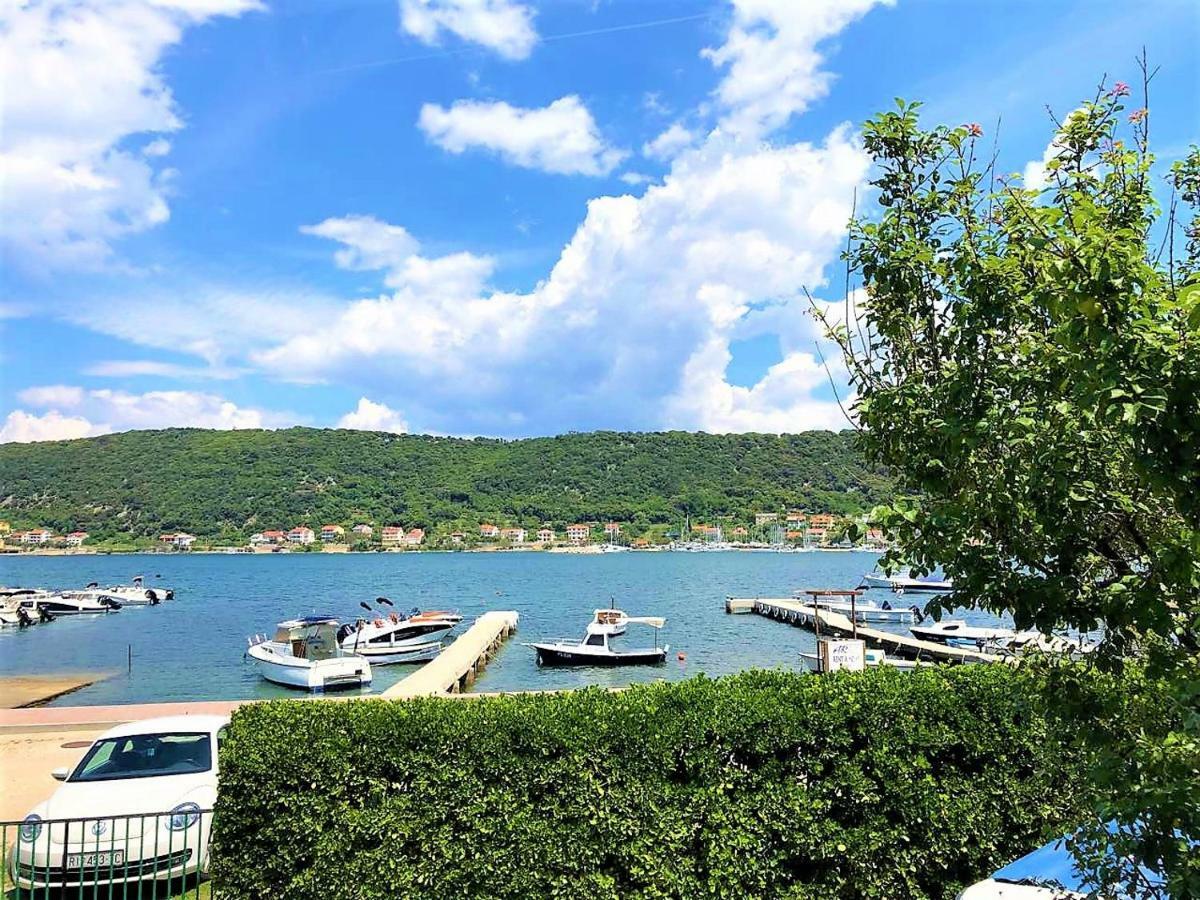 Apartments With Boat Mooring Marija Supetarska Draga Buitenkant foto