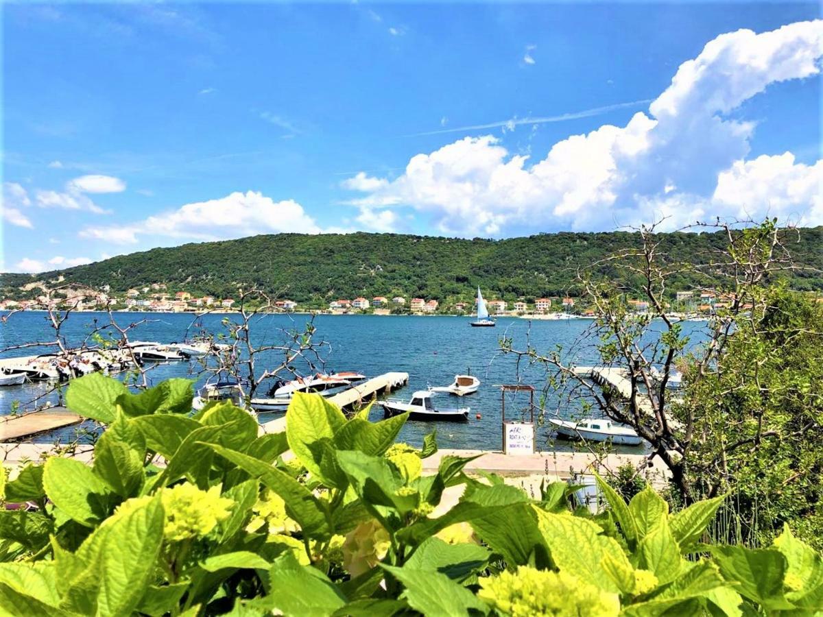 Apartments With Boat Mooring Marija Supetarska Draga Buitenkant foto